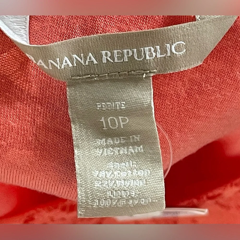 Banana‎ Republic- Coral Lace Boatneck Blouse Size 10P